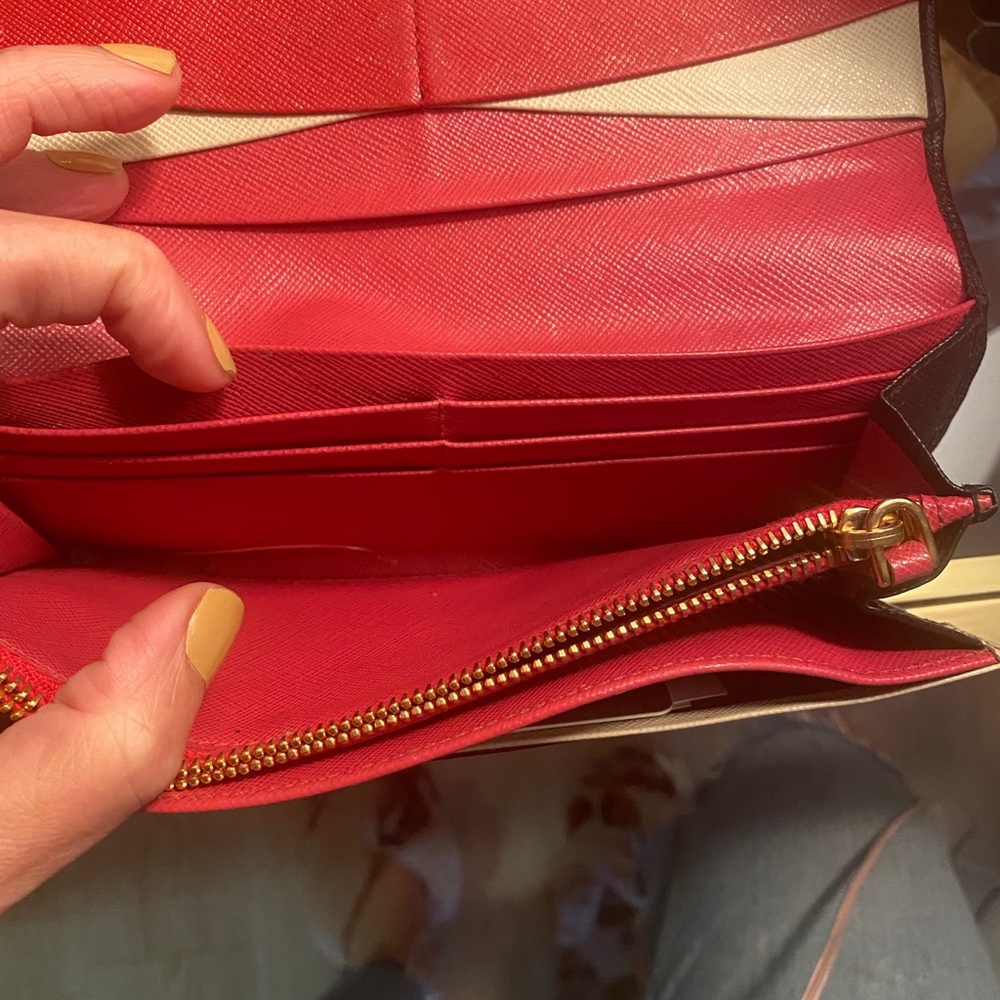 prada wallet - Picture 2 of 6